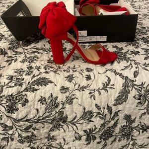 Red Bow Heels